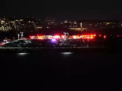 18 Killed in Midair Collision Between Passenger Jet and US Army Black Hawk Helicopter Over Washington National Airport 1 Washington National Airport