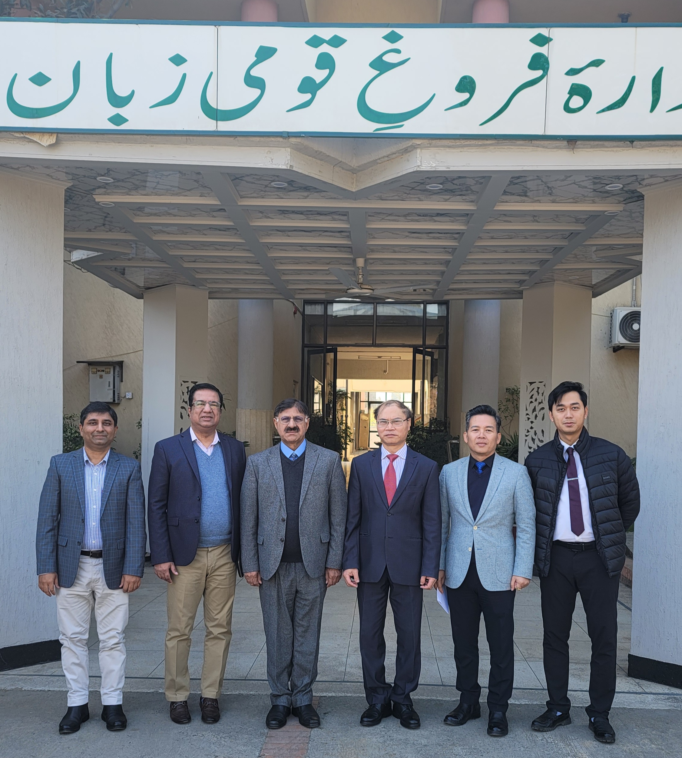 Vietnamese Ambassador His Excellency Pham Anh Tuan Visits National Language Promotion Department to Discuss Bilateral Collaboration 5 Pham Anh Tuan