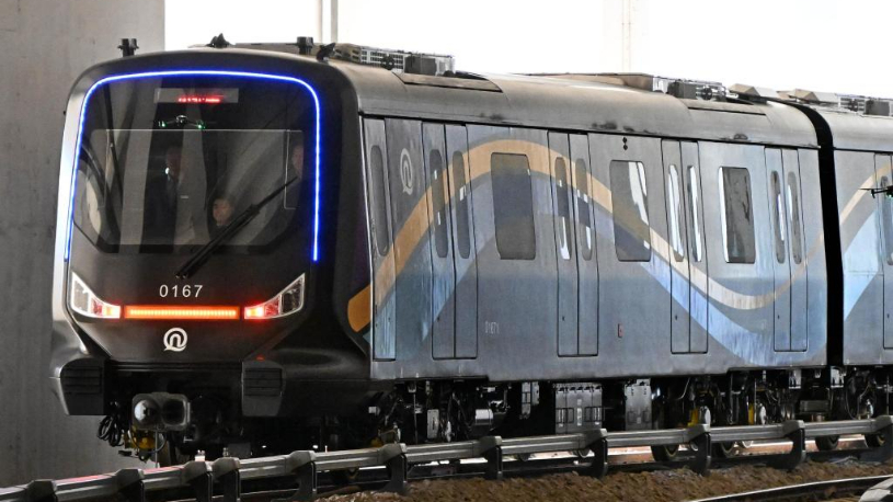 China Launches Lightweight Carbon Fiber Metro Train ‘CETROVO 1.0’ in Qingdao 1 Qingdao