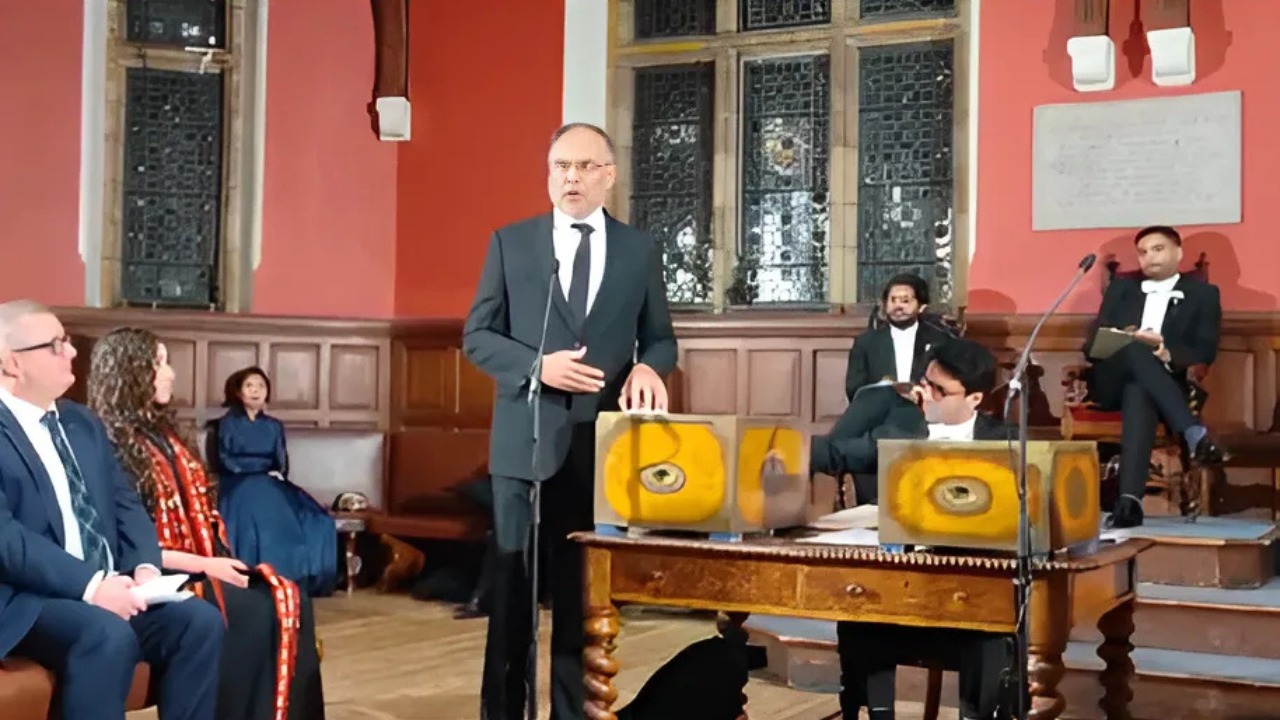 Federal Minister Prof. Ahsan Iqbal Triumphs at Oxford Union Debate, Securing 180 Votes Against 145 in a Historic Win for the Global South 1 Federal Minister Prof. Ahsan Iqbal Triumphs at Oxford Union Debate, Securing 180 Votes Against 145 in a Historic Win for the Global South