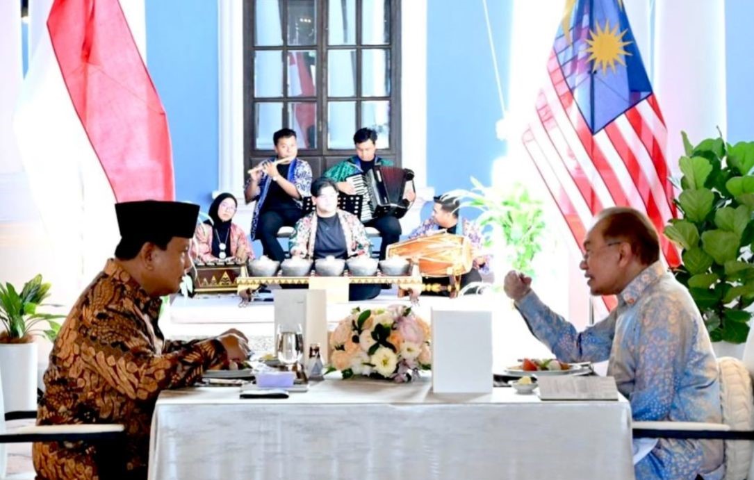 President Prabowo and PM Anwar Strengthen Indonesia-Malaysia Ties 1 Prabowo