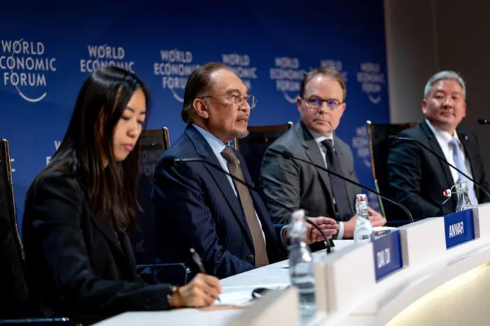 Anwar Highlights Commitment to Good Governance at Davos Forum 6 Governance