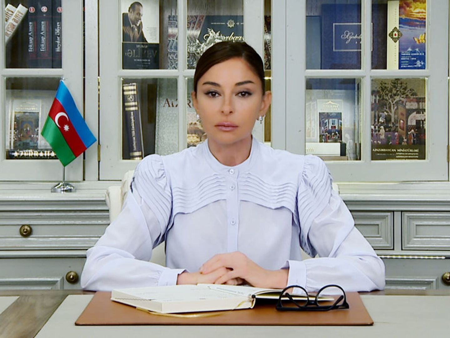 Azerbaijan's First Vice-President Mehriban Aliyeva Pays Tribute to 20 January Tragedy Victims 1 Tragedy