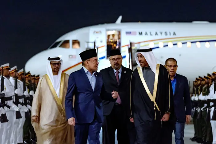 Malaysian PM Anwar Ibrahim Advances UAE Relations with High-Level Meetings 1 Anwar