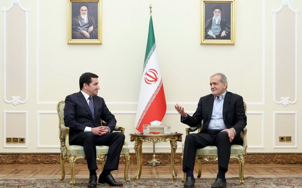 President Pezeshkian Receives Azerbaijani Presidential Aide Hikmet Hajiyev, Receives Official Invitation to Baku 1 President Pezeshkian Receives Azerbaijani Presidential Aide Hikmet Hajiyev, Receives Official Invitation to Baku