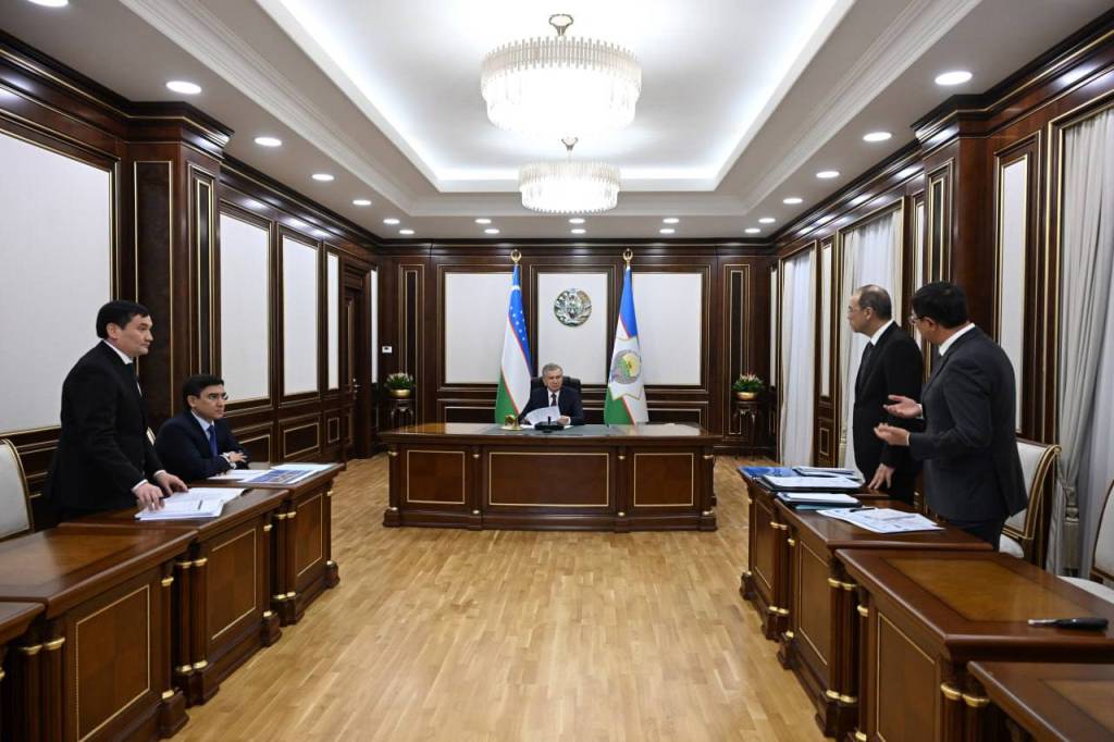 President Shavkat Mirziyoyev Reviews Major Transport Infrastructure Projects