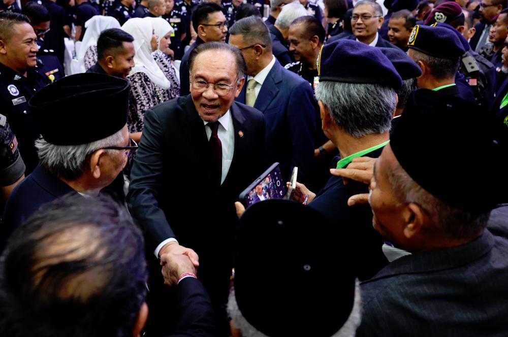 Anwar Ibrahim Pays Tribute to Royal Malaysia Police on 218th Police Day 1 Royal Malaysia Police