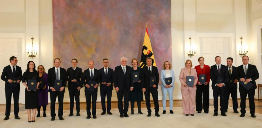 German President Dismisses Outgoing Scholz Government, Praises Ukraine Support Efforts