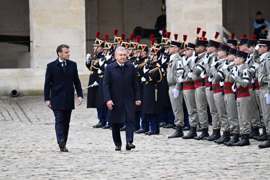 President Shavkat Mirziyoyev Receives Official Welcome in Paris 1 President Shavkat Mirziyoyev Receives Official Welcome in Paris