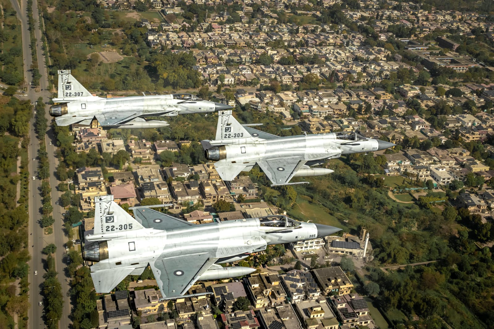 PAF's Majestic Flypast Marks Pakistan Day Celebrations