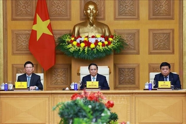 Prime Minister Chính Engages European Businesses to Boost Investment and Economic Progress