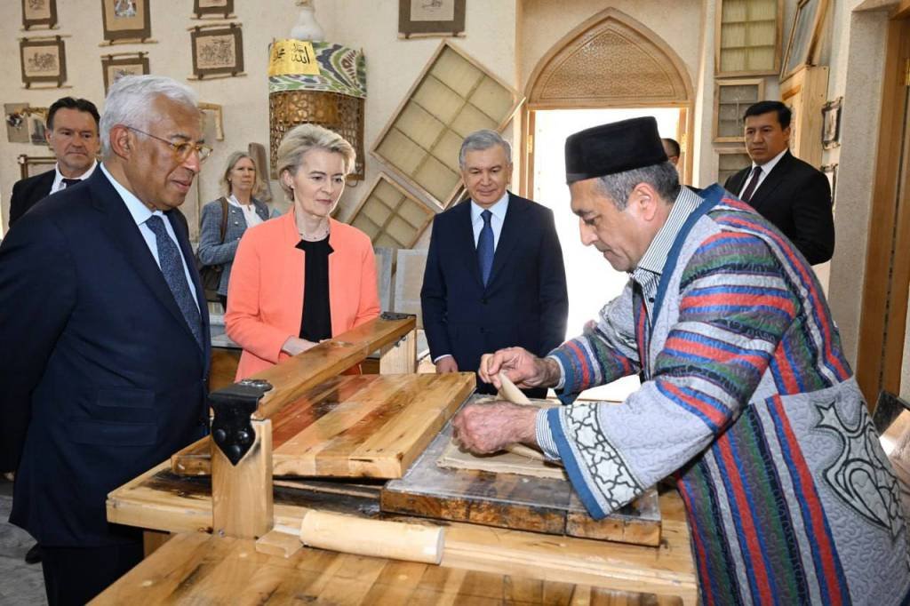 Uzbekistan's Leaders and European Officials Visit "Eternal City" Historical Park in Samarkand