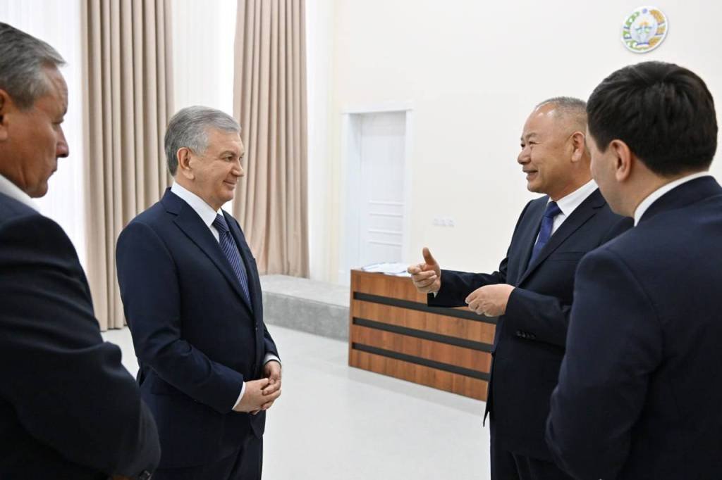 President Shavkat Mirziyoyev Meets with Foreign Investors During Visit to Andijan Region