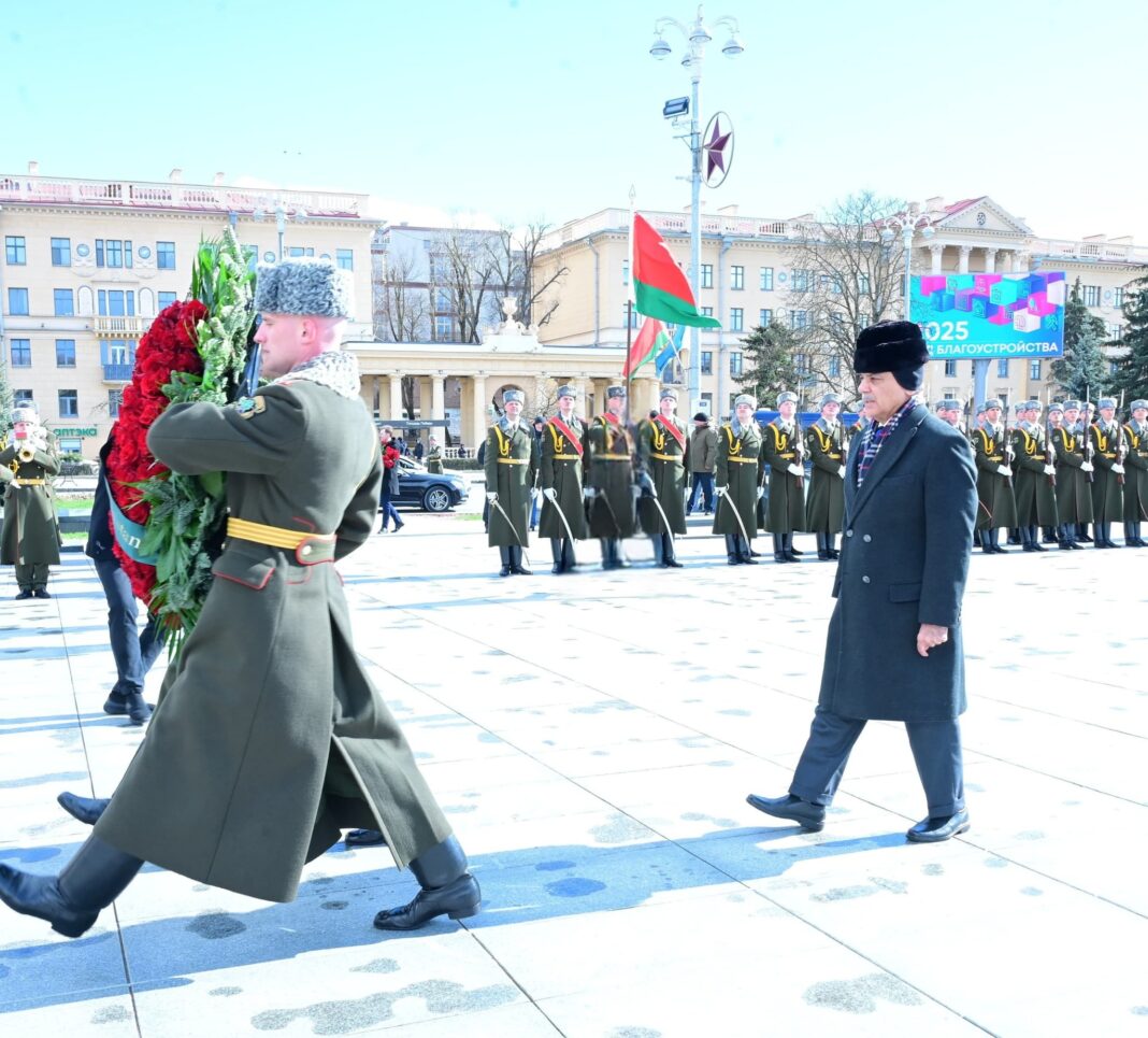 Prime Minister Shehbaz Sharif Pays Tribute at Victory Monument in Minsk 1 Prime Minister Shehbaz Sharif Pays Tribute at Victory Monument in Minsk
