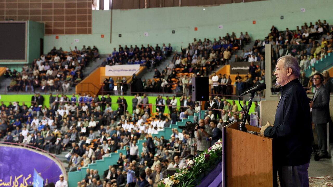 President Pezeshkian Mourns Shahid Rajaee Port Tragedy, Vows Support for Victims’ Families