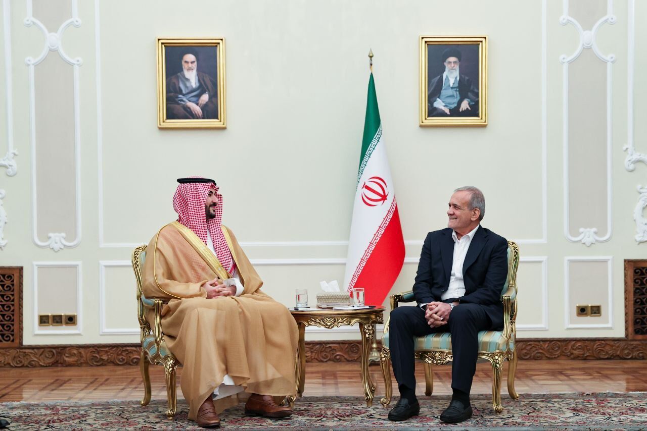 President Pezeshkian Calls for Stronger Iran-Saudi Cooperation, Islamic Unity