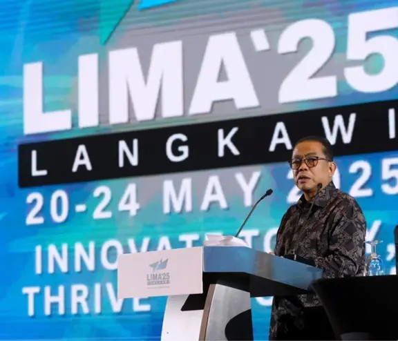 LIMA 2025 Opens with Dazzling Aerial Display