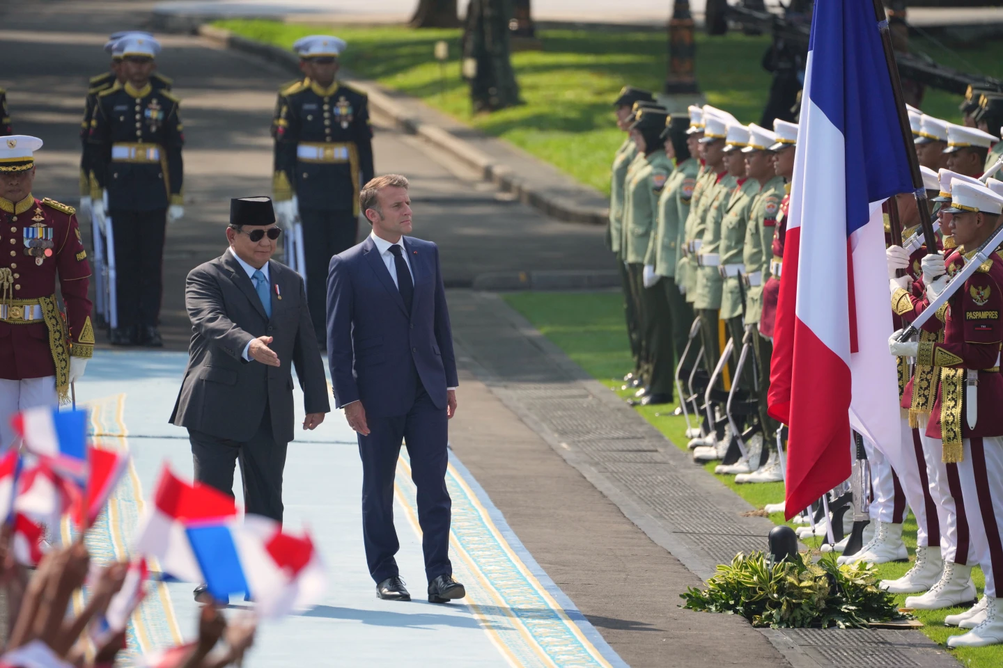 Prabowo Welcomes Macron at Merdeka Palace 1 Prabowo Welcomes Macron at Merdeka Palace
