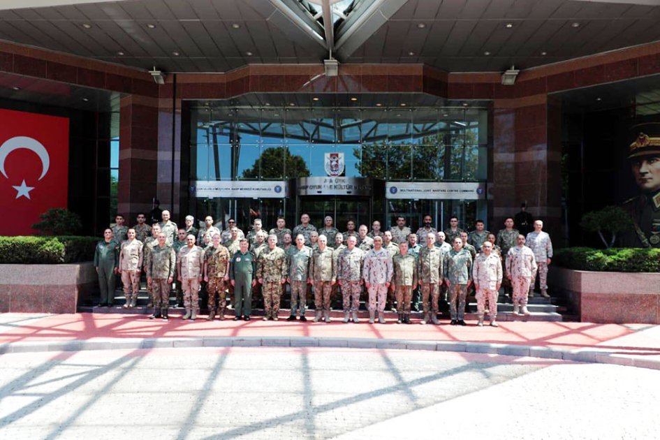 Azerbaijani Defense Chief Observes Key Military Exercises in Türkiye