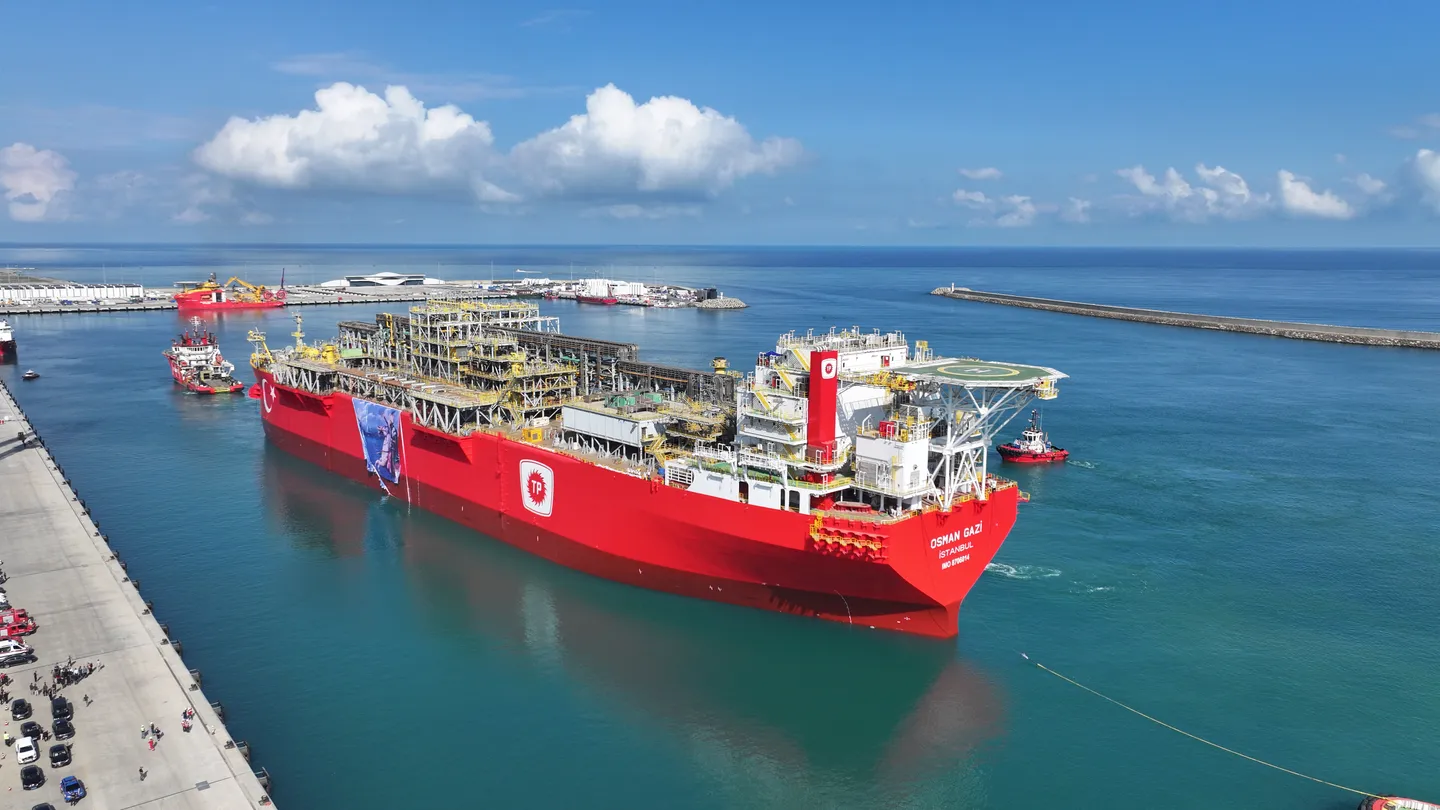 Türkiye’s First Floating Natural Gas Production Platform 'Osman Gazi' Arrives at Filyos Port 1 Türkiye’s First Floating Natural Gas Production Platform 'Osman Gazi' Arrives at Filyos Port
