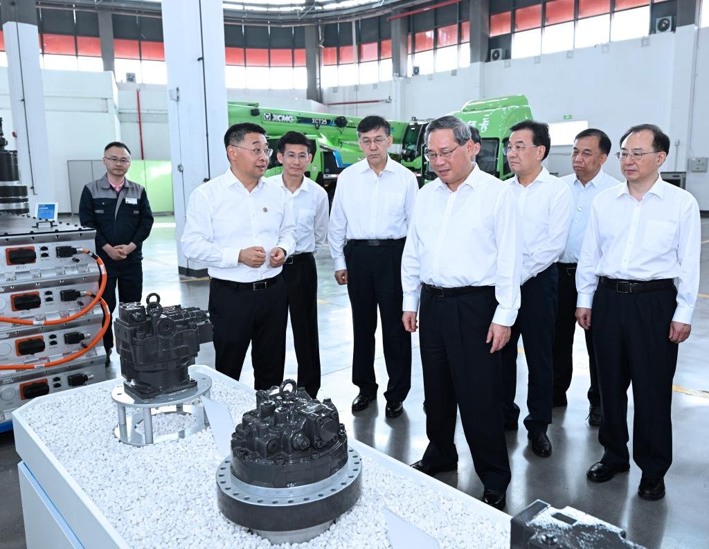 Li Qiang Calls for Innovation-Driven Growth and Expanded Demand During Inspection Tour in Jiangsu 1 Li Qiang Calls for Innovation-Driven Growth and Expanded Demand During Inspection Tour in Jiangsu