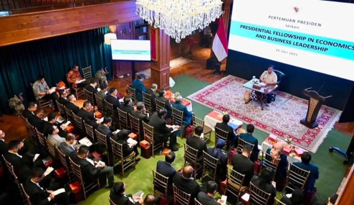 President Prabowo Engages Young Economic Minds in Visionary Dialogue for Indonesia’s Future 3 President Prabowo