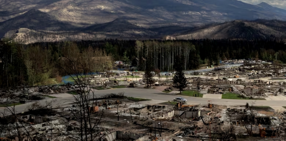 Premier Danielle Smith Demands Retraction of Jasper Fire Report, Citing Federal Responsibility 1 Danielle Smith