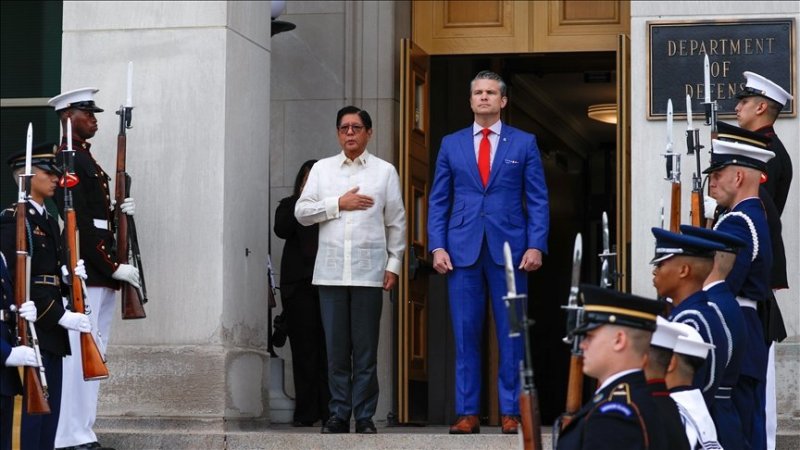 U.S. Defense Secretary Welcomes Philippine President Marcos Jr. for Strategic Talks at Pentagon 1 Marcos