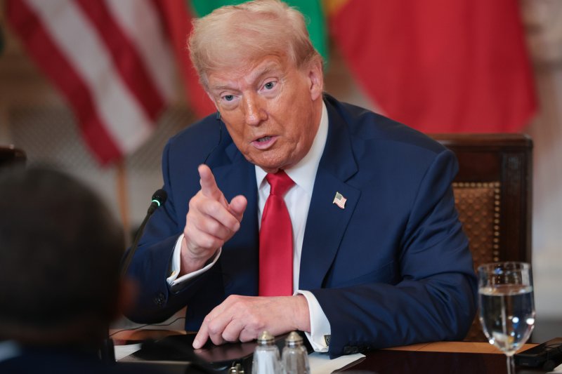 Trump Vows Legal Action Against WSJ, NewsCorp, and Rupert Murdoch Over Alleged Epstein Letter Report 4 Trump