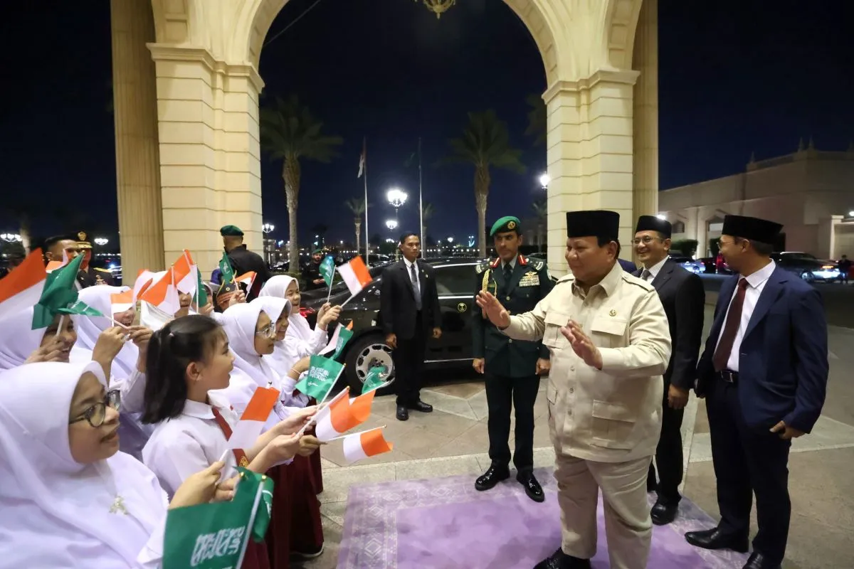 President Prabowo Receives Warm Welcome from Indonesian Diaspora in Jeddah 1 Prabowo