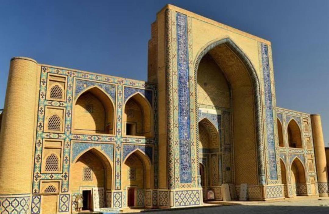 Abulfayzkhan Madrasa in Bukhara – An Ancient Center of Knowledge 1 Abulfayzkhan