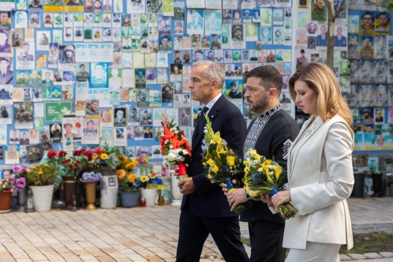 Zelenskyy, First Lady and Canadian PM Carney Honor Fallen Heroes in Kyiv 1 Carney