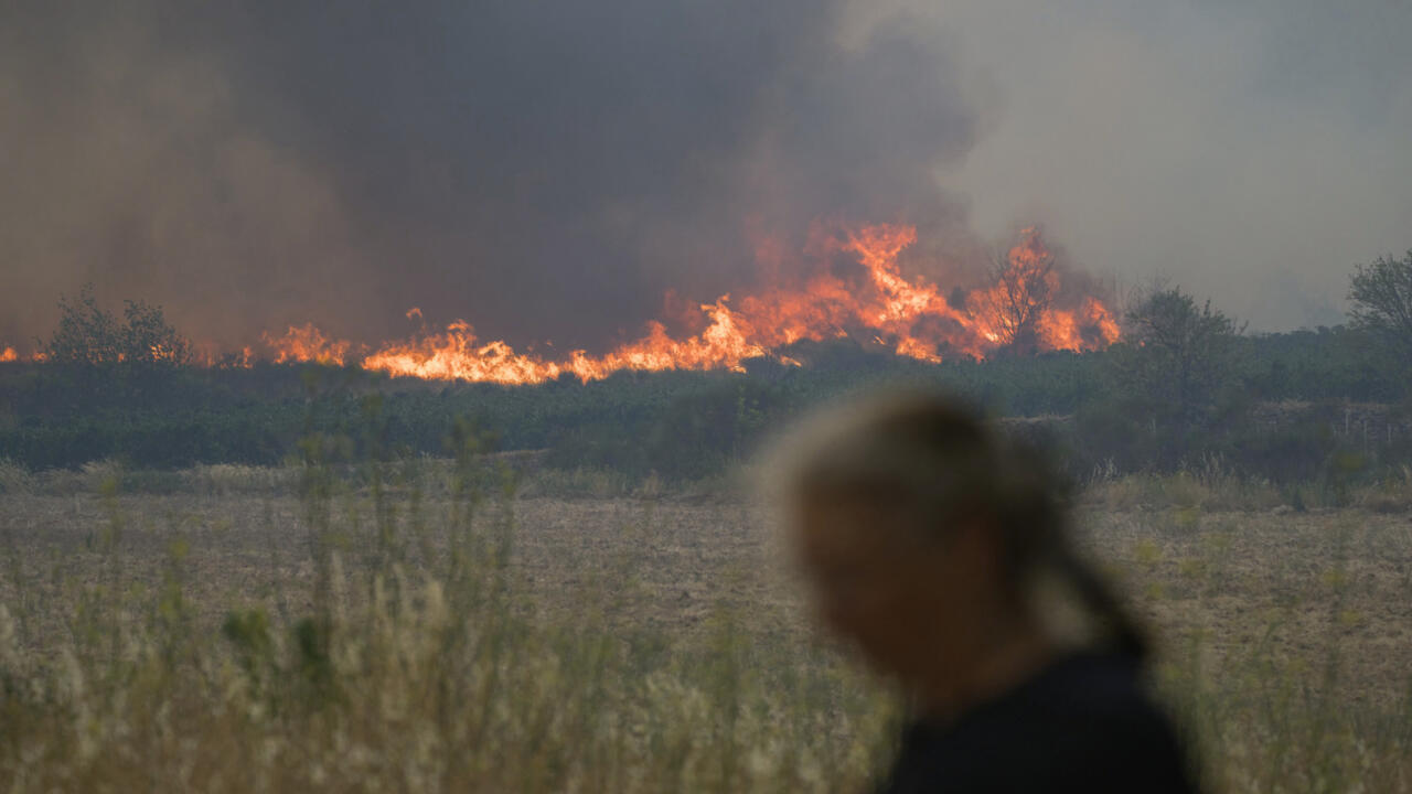 Massive Wildfire Ravages Southern France, Leaving One Dead and Several Injured 1 Wildfire
