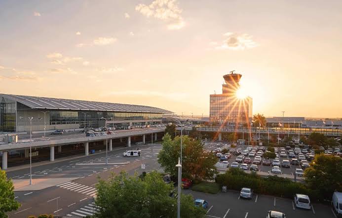 Prague Airport Suspends Facial Recognition System Following New EU AI Regulations 1 Prague Airport