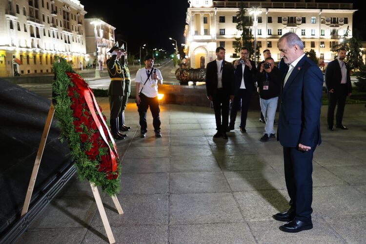 President Pezeshkian Pays Tribute at Victory Square in Minsk 1 President Pezeshkian Pays Tribute at Victory Square in Minsk