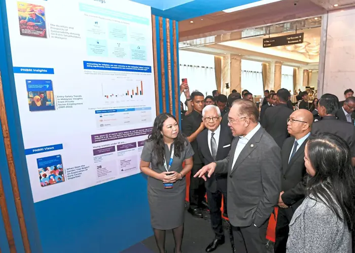 PM Anwar Calls for ASEAN Neutrality, Inclusive Global Engagement 5 Anwar