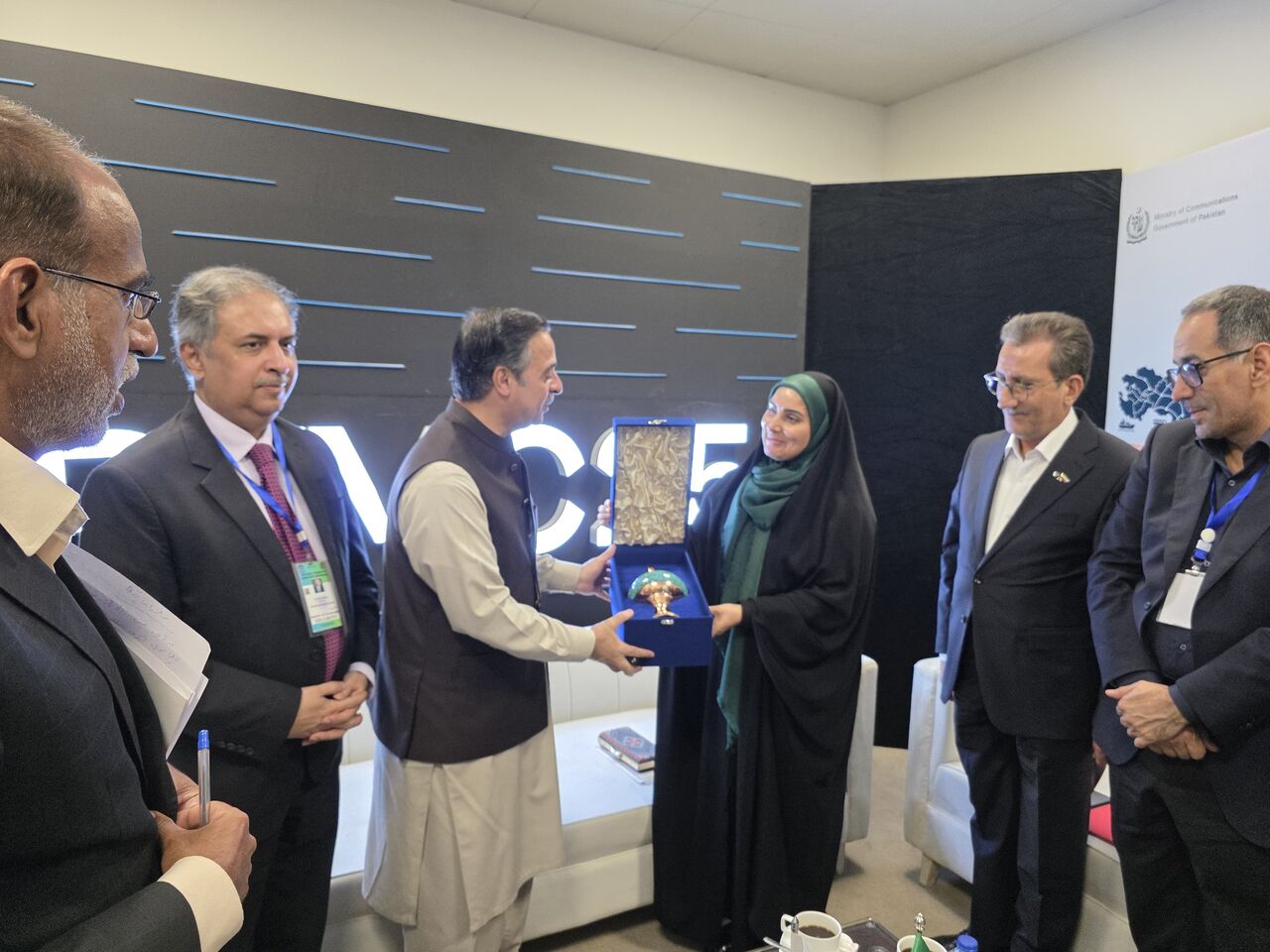 Iran, Pakistan Discuss Strengthening Connectivity and Blue Economy Cooperation 2 Pakistan