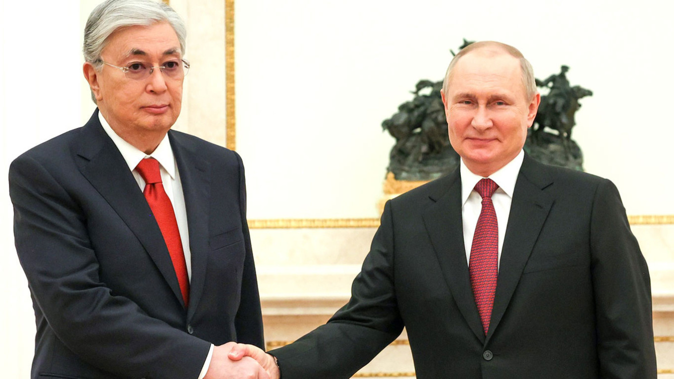 Tokayev, Putin Discuss Upcoming State Visit to Russia in Phone Call 3 Putin