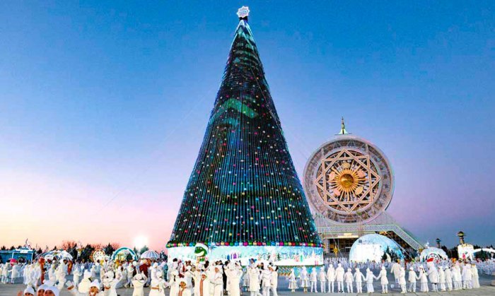 Turkmenistan Lights Main New Year’s Tree in Ashgabat Ahead of Holiday Celebrations 7 Turkmenistan