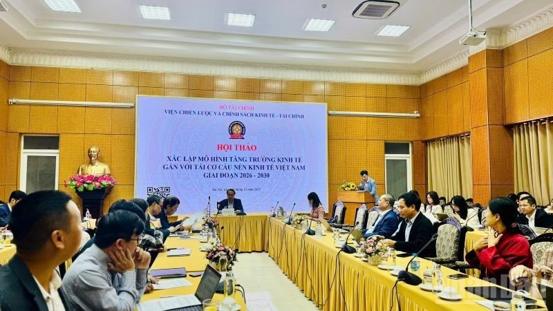 Hànội Hosts Scientific Workshop on Building New Growth Model for Việtnam for 2026–2030 2 Việtnam