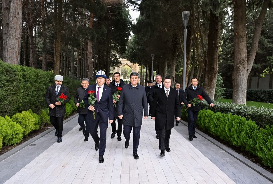 Kyrgyz Deputy PM Leads Delegation to Alley of Honors in Baku 2 Baku
