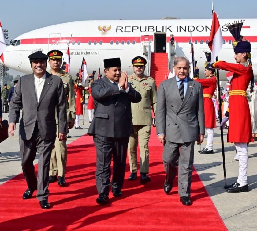 Indonesia’s President Prabowo Subianto Arrives in Islamabad 3 Prabowo