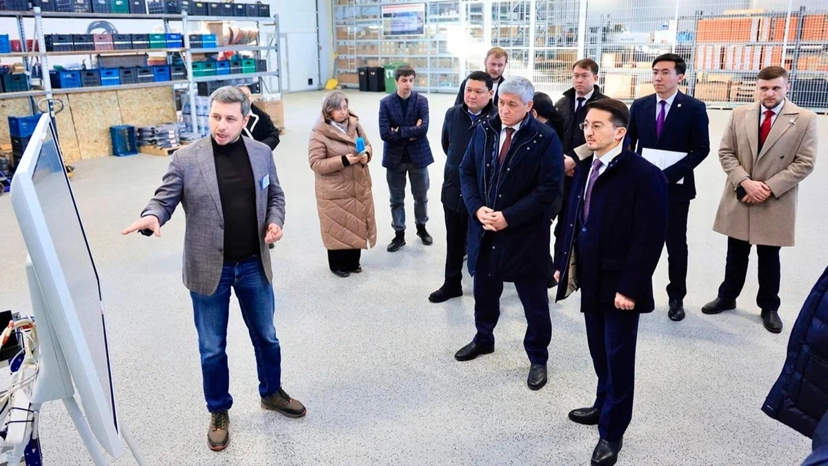 Kazakhstan’s Digital Development Minister Reviews Digital Transformation Progress in Karaganda