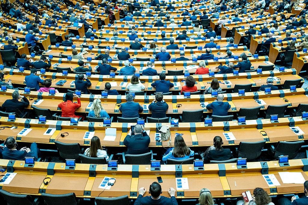 European Parliament Pauses U.S.–EU Trade Deal Ratification Amid Tariff Uncertainty