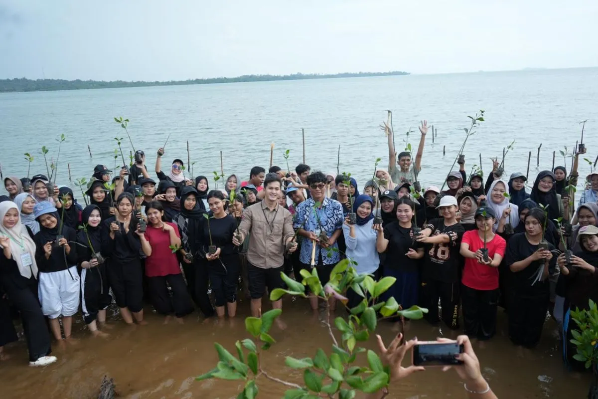 Indonesia Strengthens Youth Role in Coastal Resilience Through Mangrove Goes To School Program