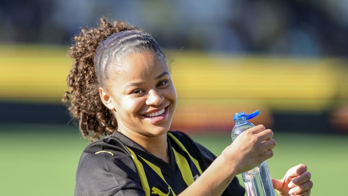 Chelsea Submits Record Bid for Swedish Teen Star Felicia Schröder 2 Felicia Schröder