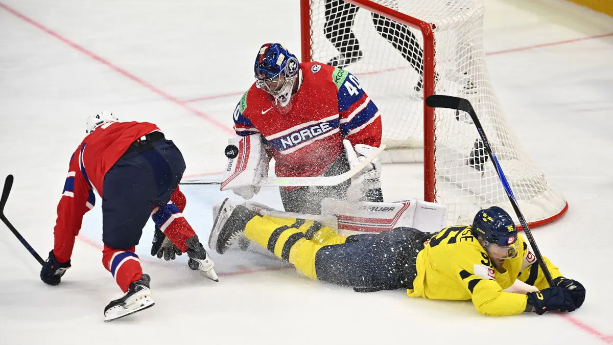 Norway Stuns Sweden 3–2 in Ice Hockey World Championship, Quarter-Final Spot Under Threat 2 Ice Hockey World Championship