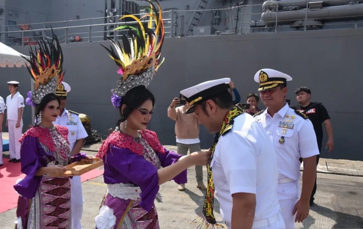 Indonesian, Japanese Navies Strengthen Maritime Defense Cooperation During Warship Visit 3 Indonesian, Japanese Navies Strengthen Maritime Defense Cooperation During Warship Visit