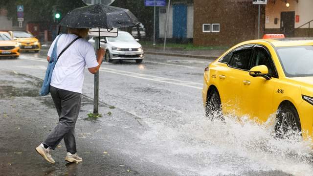 Moscow Hit by Record Rainfall, Flooding After Severe Tropical Downpour 1 Moscow