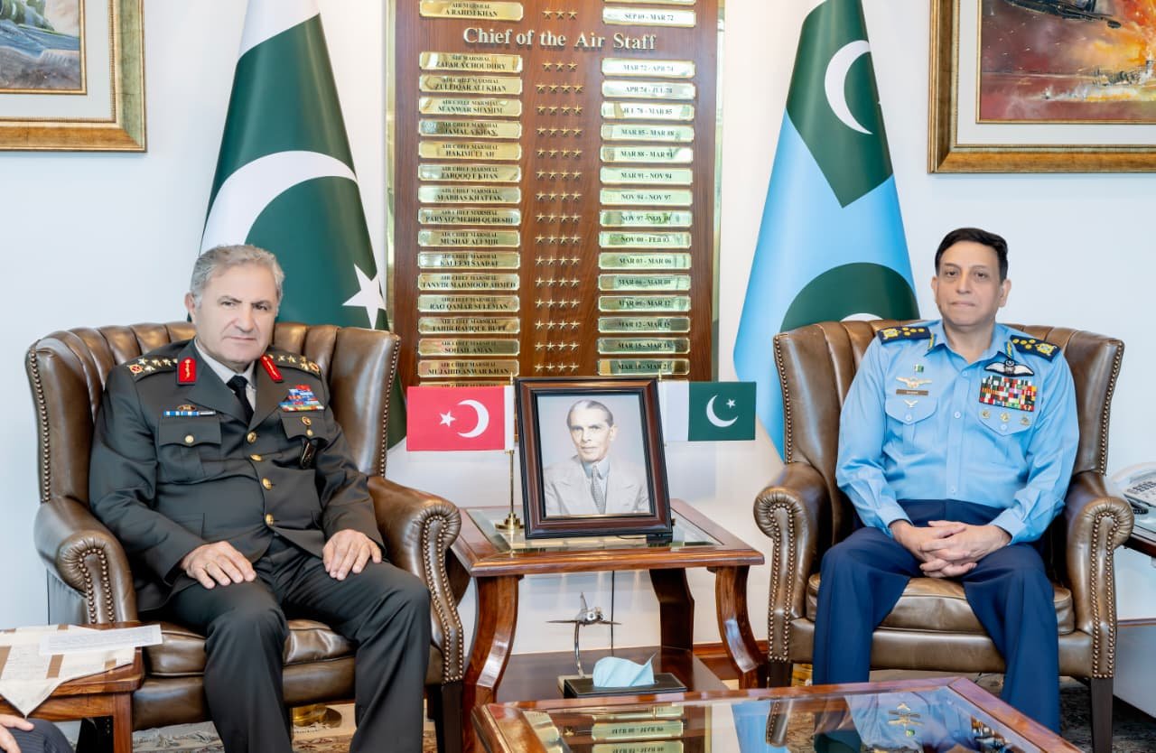 Commander Turkish Land Forces Meets Pakistan Air Chief to Enhance Bilateral Defence Cooperation 1 Turkish